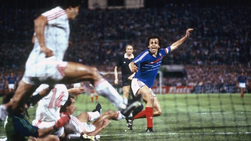 Michel Platini là người ghi bàn nhiều nhất trong một kỳ Euro