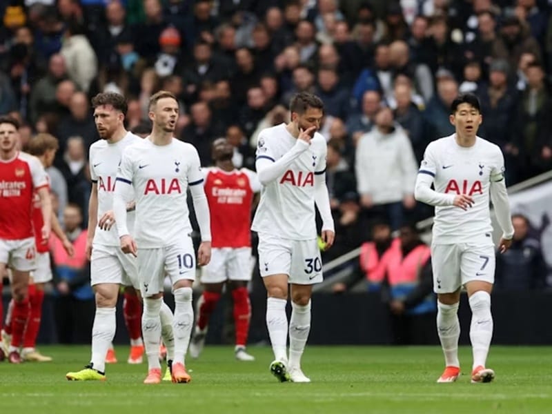 Tottenham đang gặp bất lợi ở cuộc đua top 4.