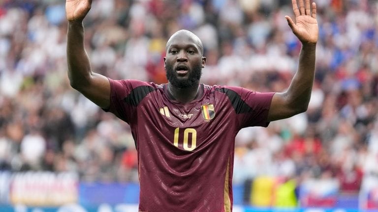 HLV Bỉ trấn an Lukaku