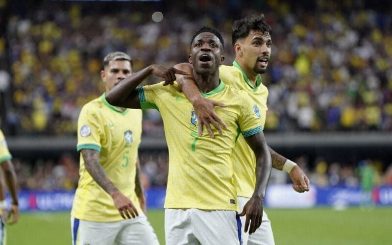 Vinicius và Paqueta mang về chiến thắng đầu tiên cho Selecao 
