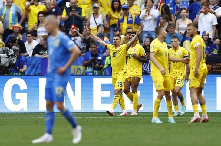 Romania tạo nên cú sốc ngày ra quân