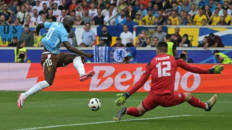 Bỉ đi tiếp nhưng vẫn gây thất vọng lớn