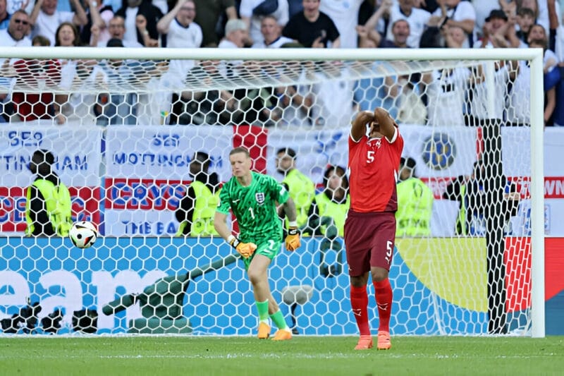 Thụy Sỹ lần thứ 3 liên tiếp gục ngã tại chấm luân lưu ở sân chơi Euro