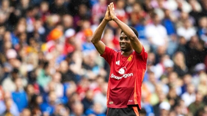 Cầu thủ Man United muốn ở lại CLB suốt đời