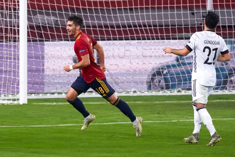 Gundogan đánh giá cao cả Đức lẫn Tây Ban Nha