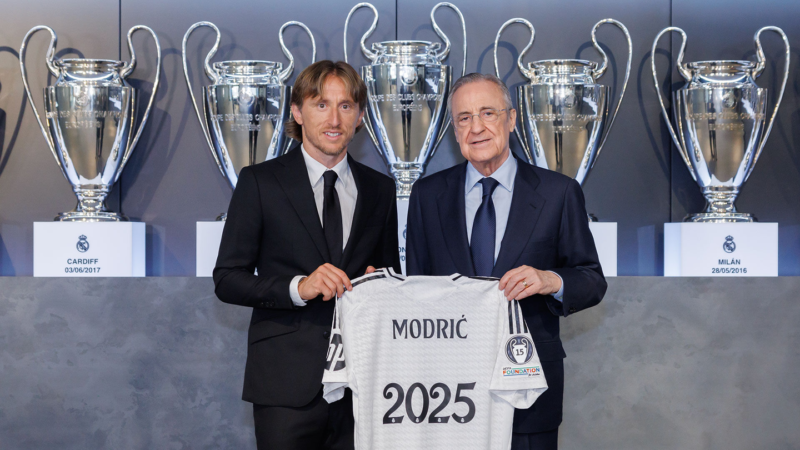Luka Modric gia hạn hợp đồng với Real Madrid.