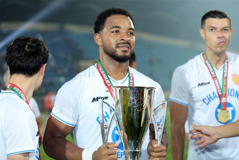Rafaelson nhận giải Cầu thủ xuất sắc nhất V-League 2023/24