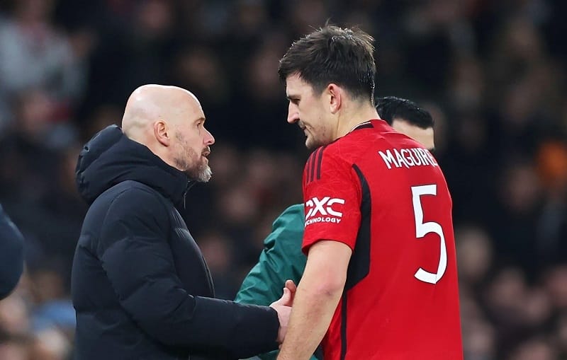 HLV Erik ten Hag bị chỉ trích vì bắt Harry Maguire rời sân sớm