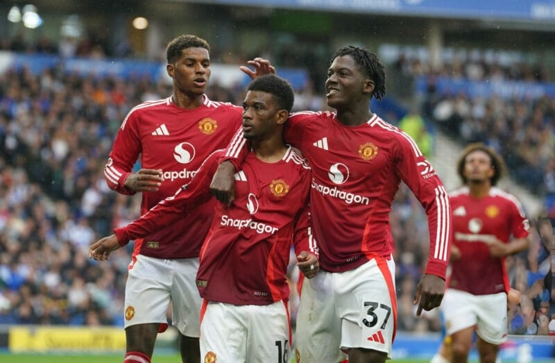 Amad Diallo ghi bàn gỡ hòa.