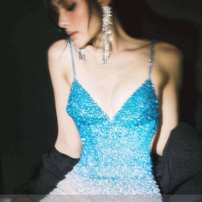 Á hậu Hồng Hạnh sexy