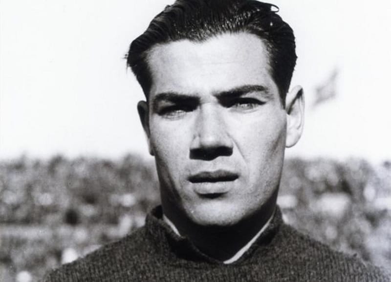 Cố thủ môn Juan Zambudio Velasco