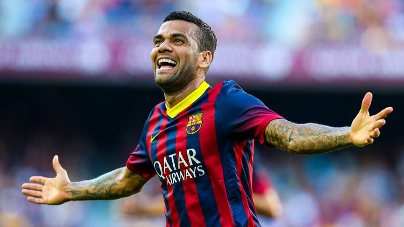 Dani Alves là hậu vệ phải xuất sắc bậc nhất lịch sử