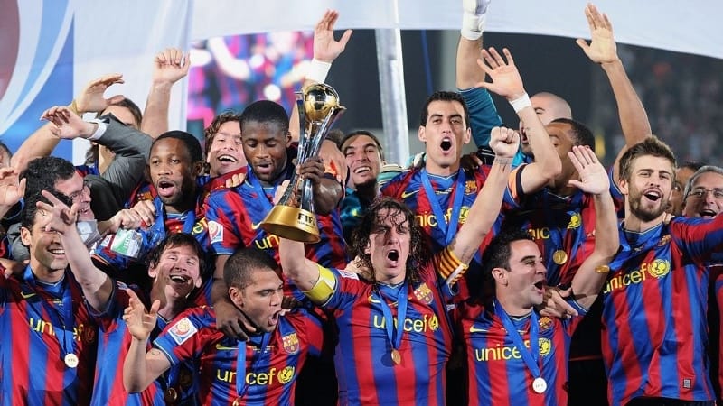 Barca thống trị năm 2009 với cú ăn 6 danh hiệu