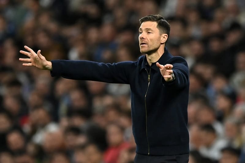 Xabi Alonso đối mặt áp lực lớn