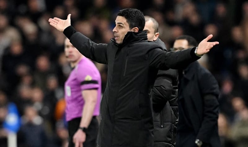 'Arsenal có thể trắng tay mùa giải này'