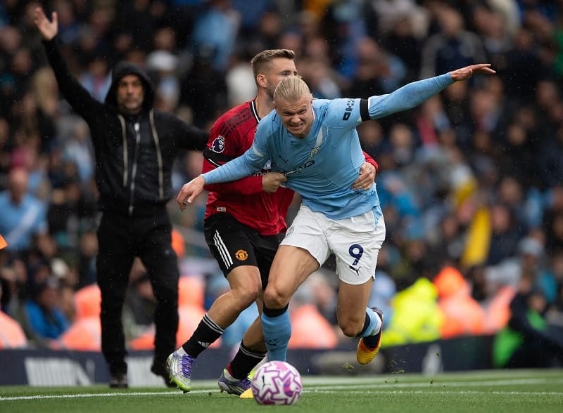 Old Trafford sẽ là tâm điểm vào tối mai