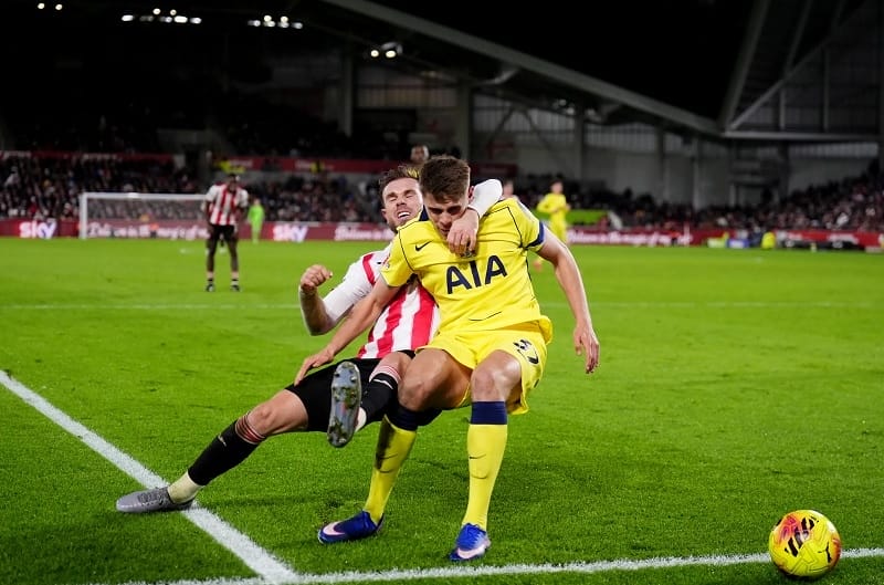 Tottenham hòa không bàn thắng trên sân Brentford