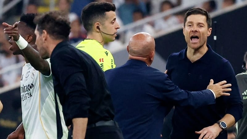 Xabi Alonso chỉ trích hành động của Diego Simeone với Vinicius