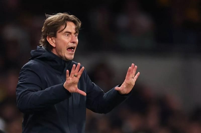 Thomas Frank gặp khó tại Tottenham